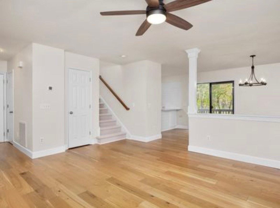 2112 Leadenhall Way - Photo 2 of 20