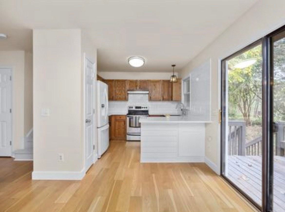 2112 Leadenhall Way - Photo 7 of 20