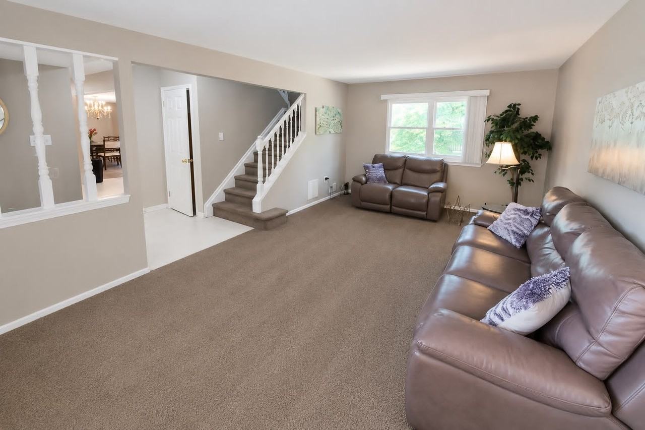 1240 Del Mar Rd - Photo 3 of 9