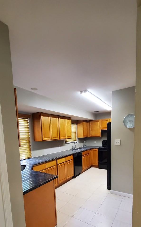 1240 Del Mar Rd - Photo 5 of 9