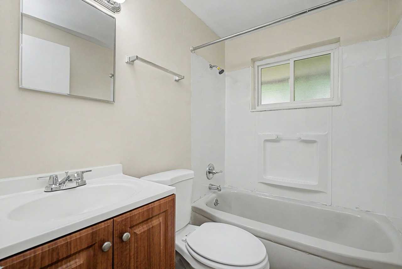 4606 Winchester Dr - Photo 5 of 8