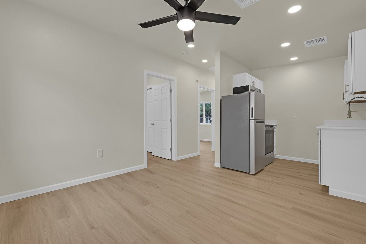 207 E Valeska Rd - Photo 5 of 12