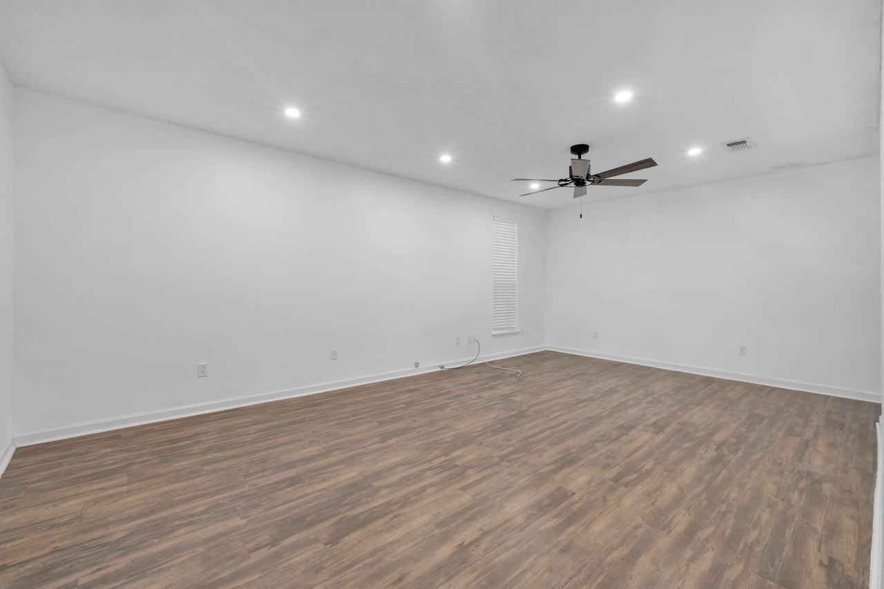 1916 Botany Dr - Photo 2 of 20