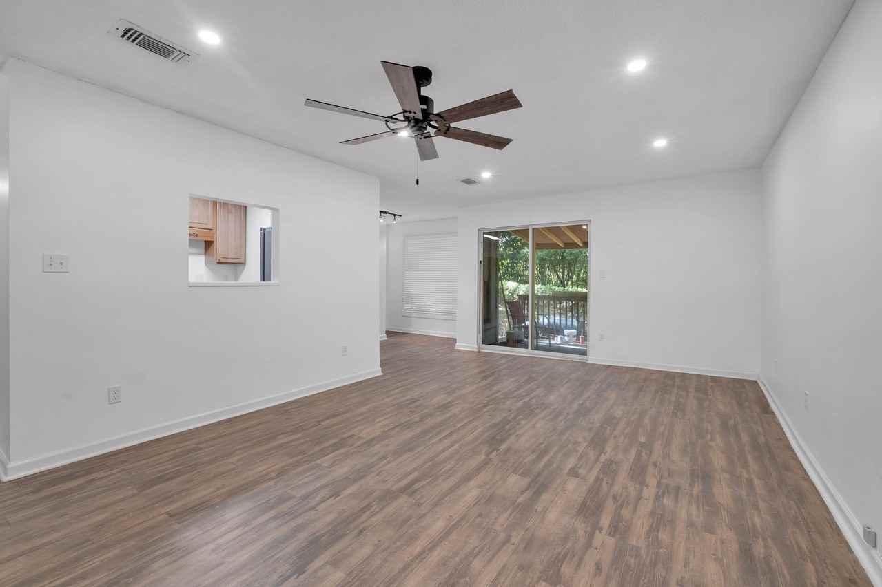 1916 Botany Dr - Photo 4 of 20
