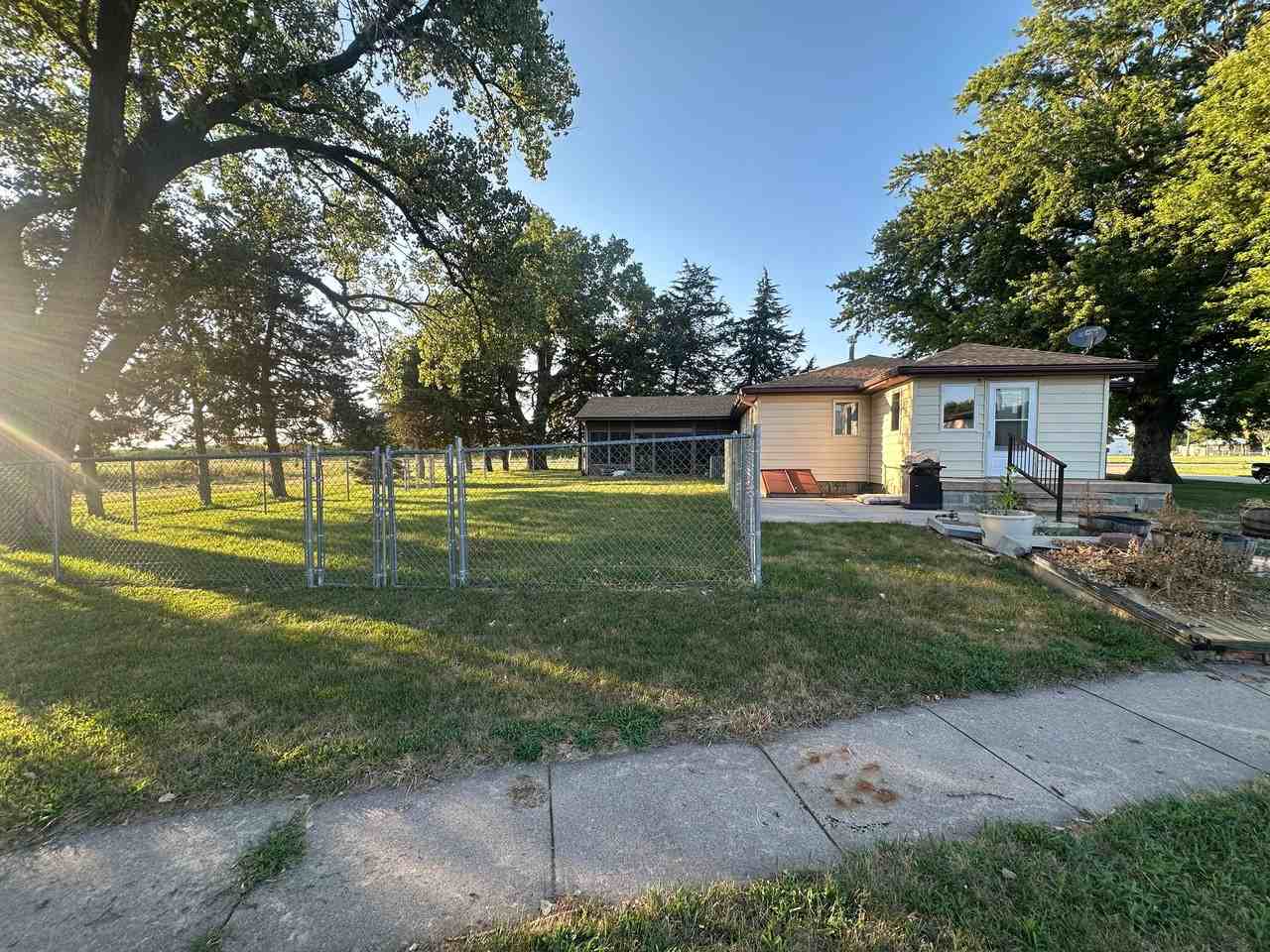 18355 W Sundown Rd - Photo 4 of 16