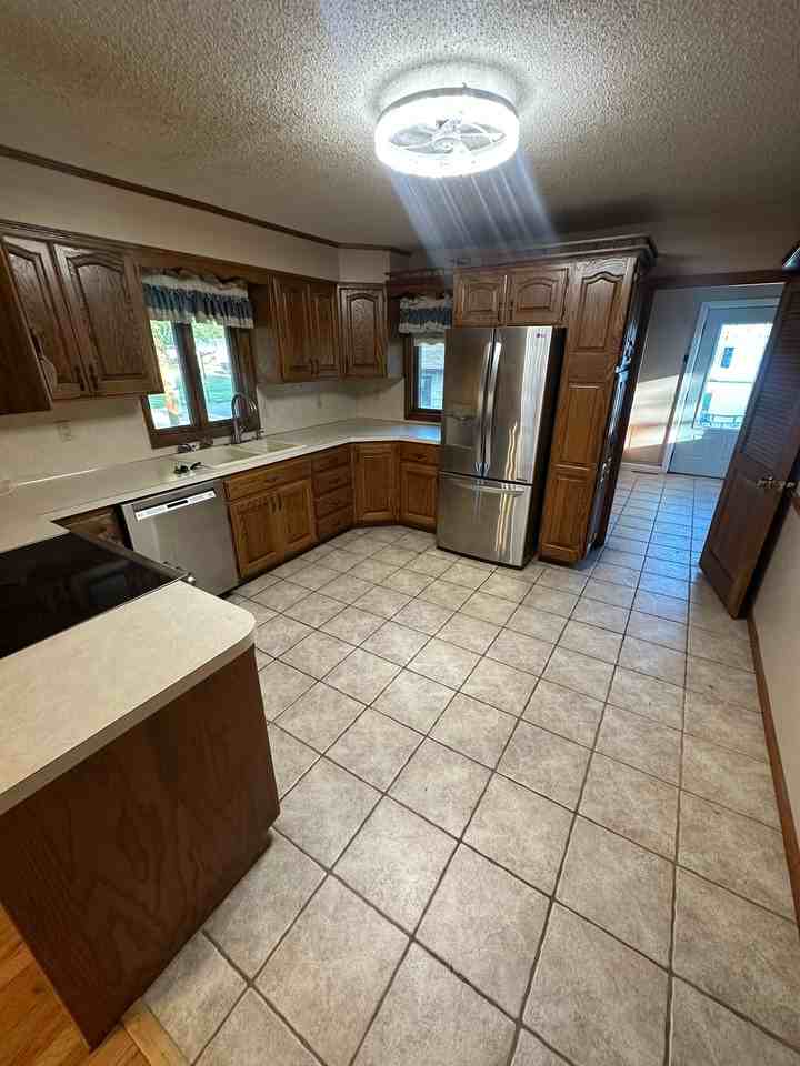 18355 W Sundown Rd - Photo 7 of 16