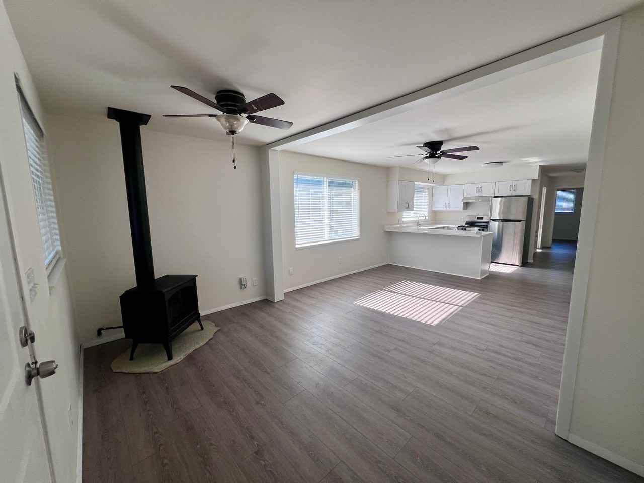 1322 Chestnut St - Photo 3 of 12