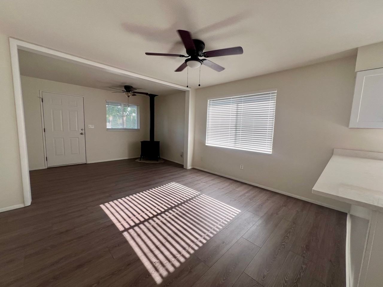 1322 Chestnut St - Photo 4 of 12