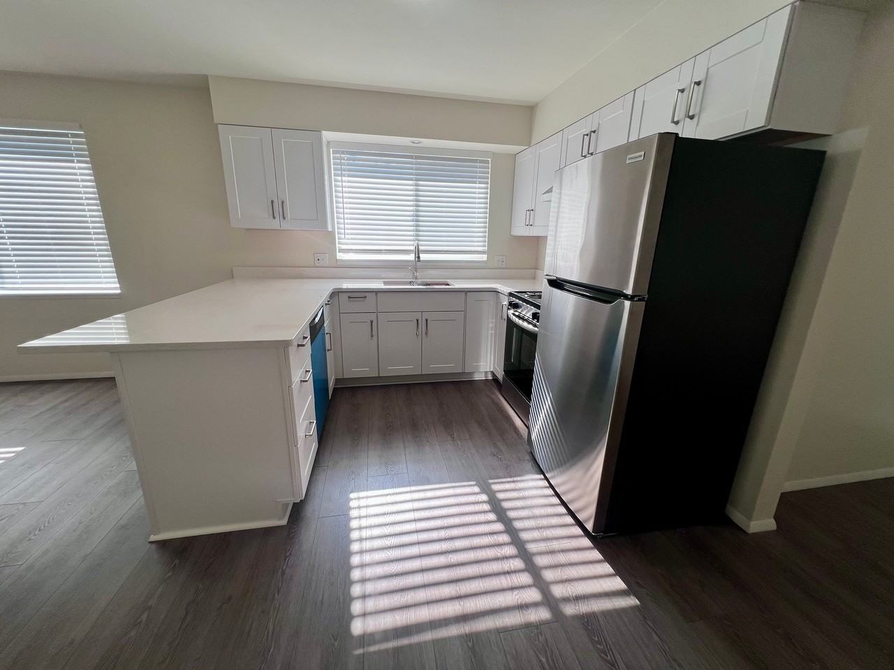 1322 Chestnut St - Photo 5 of 12