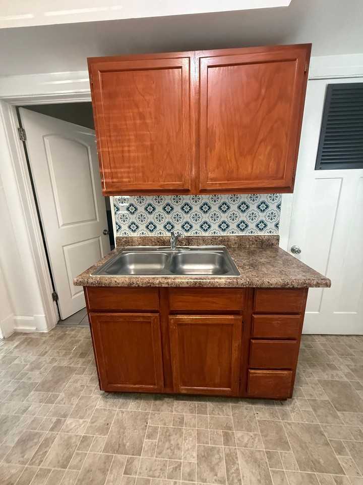 216 W Fayette Ave - Photo 2 of 14