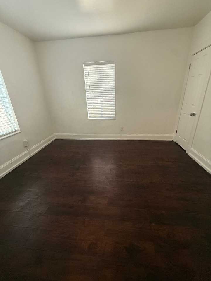 216 W Fayette Ave - Photo 5 of 14