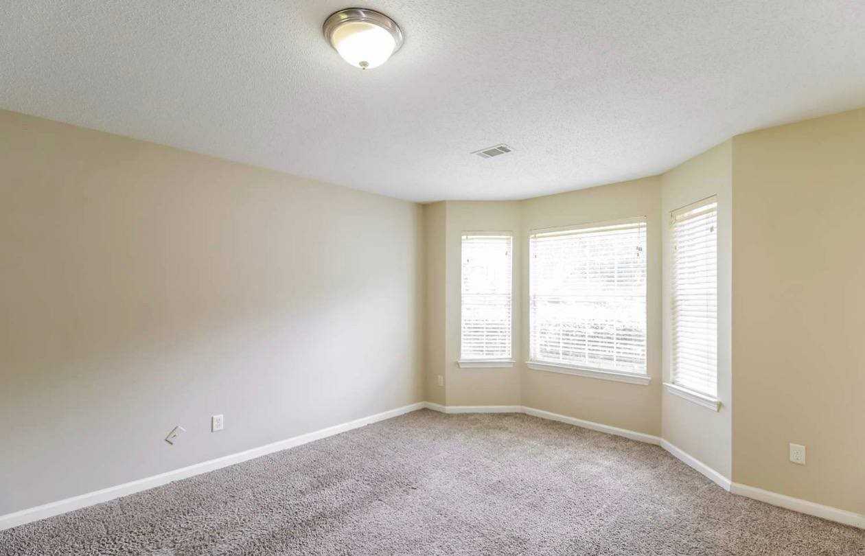 6849 Fireside Ln - Photo 4 of 15