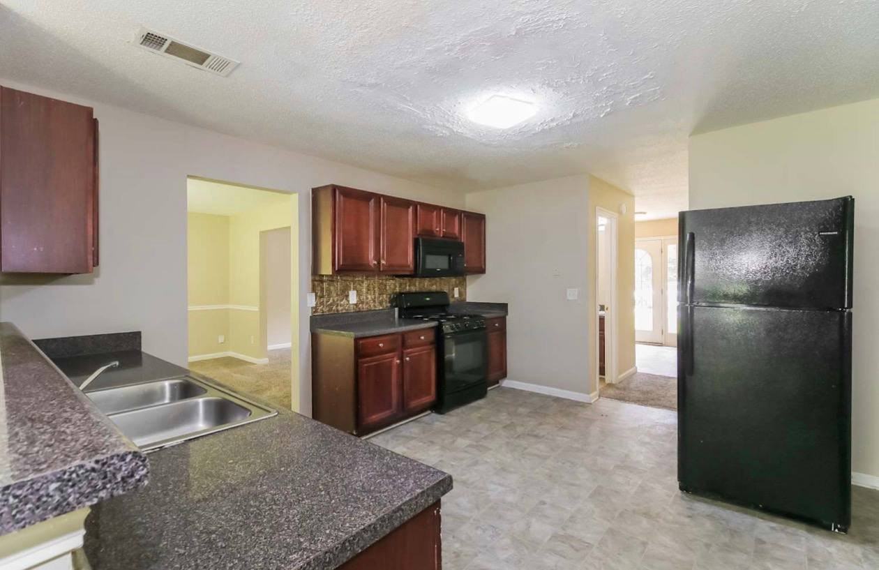6849 Fireside Ln - Photo 7 of 15