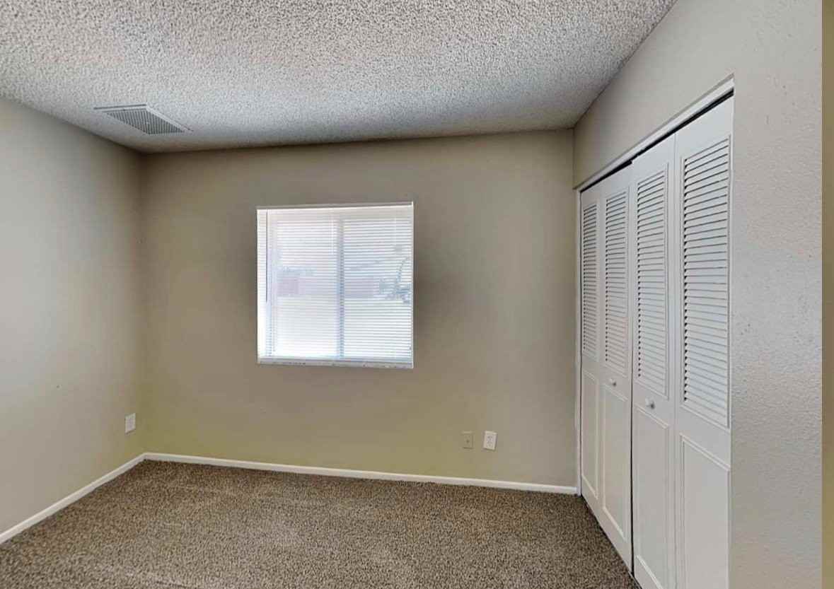 4138N N 81st Ave - Photo 4 of 7