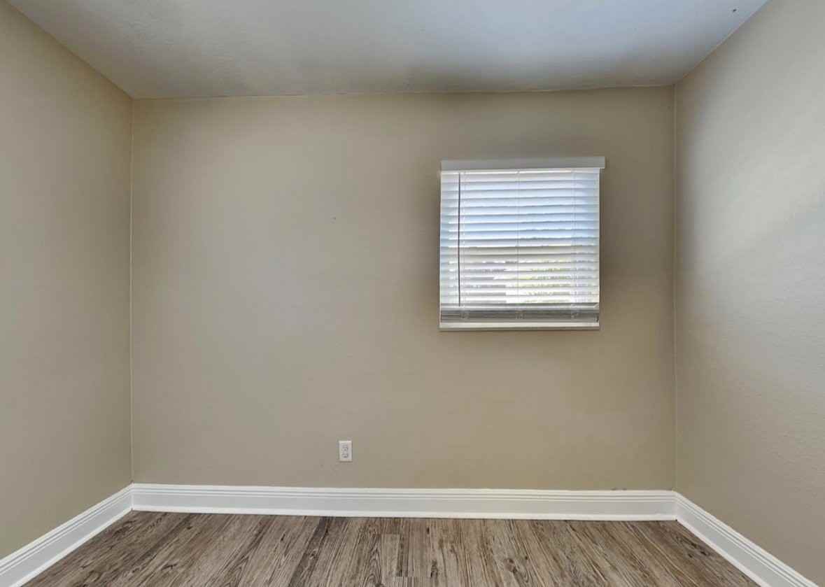 724 Clayton St - Photo 5 of 7