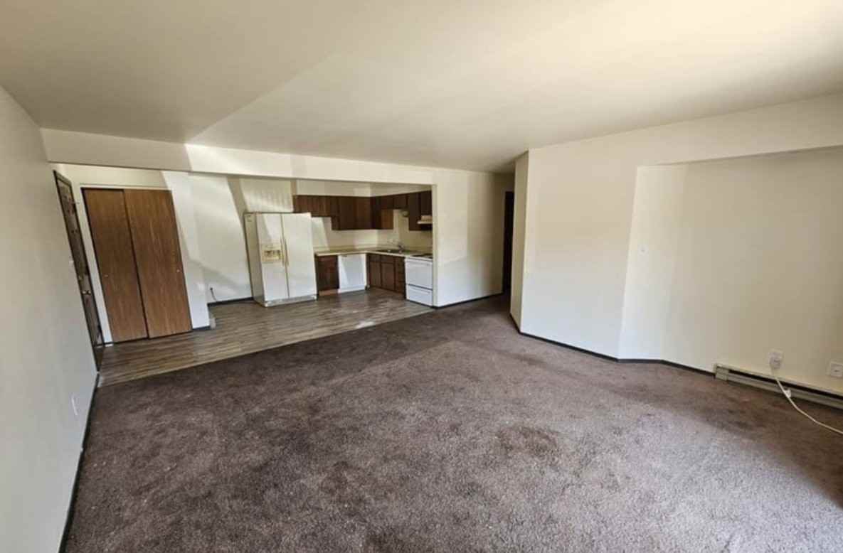 820 Edgebrook Dr - Photo 4 of 7