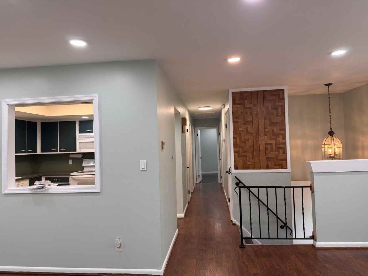 443 Bath Ave - Photo 7 of 20