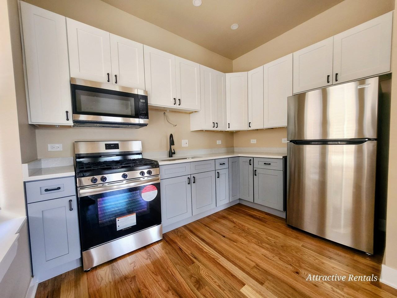 6343 S Elizabeth St - Photo 3 of 14