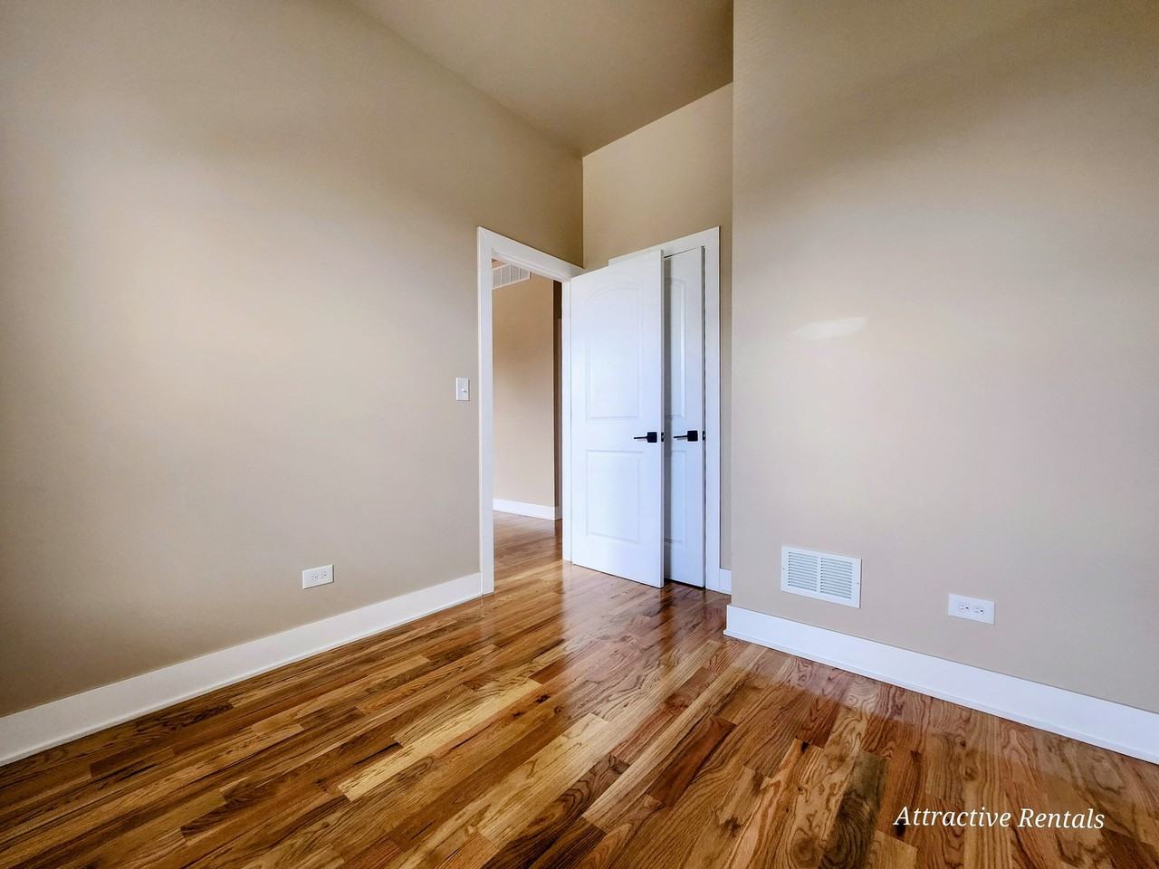 6343 S Elizabeth St - Photo 5 of 14