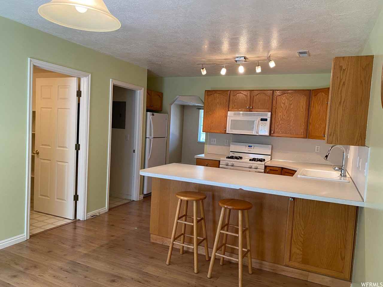 1648 S Talon Dr - Photo 4 of 15