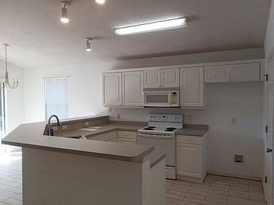 370 Mizzen Ln #1 - Photo 5 of 10