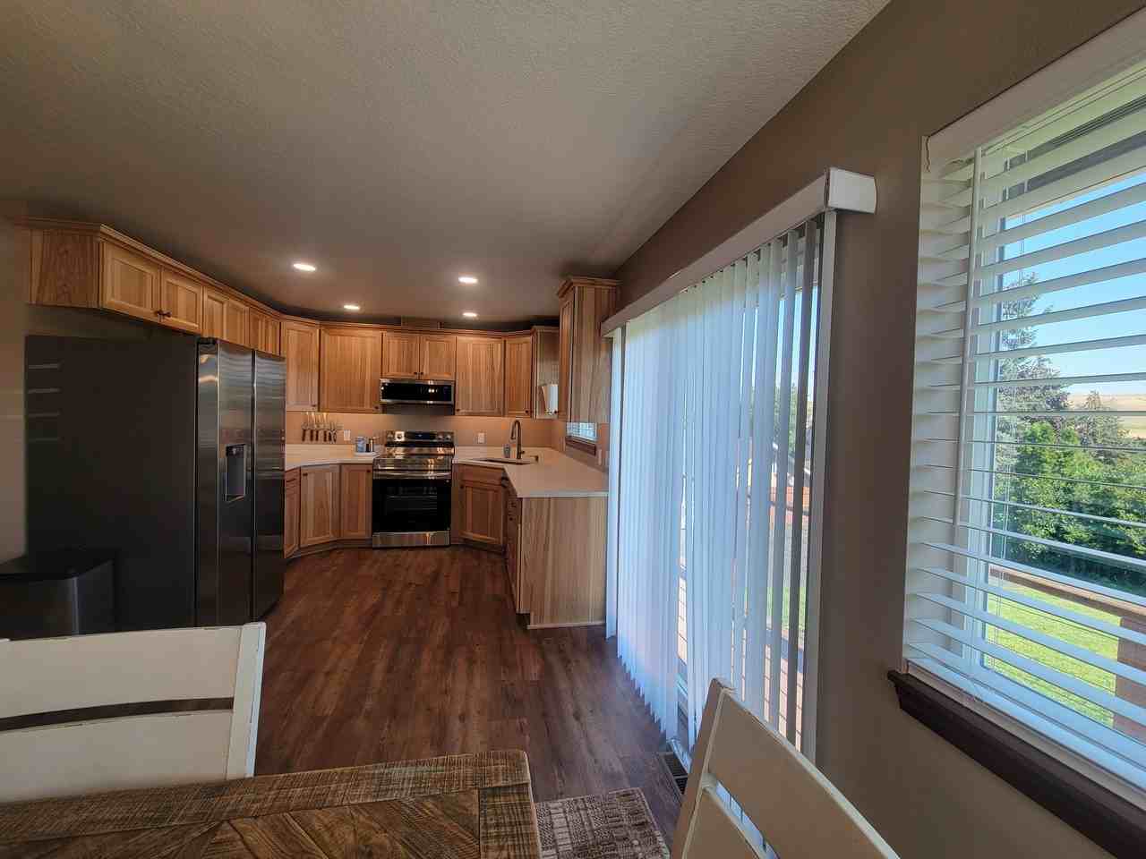275 Nw 6th St #1 - Photo 6 of 15