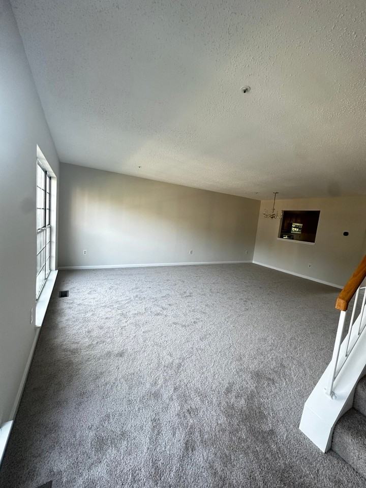 2558 Ambling Cir - Photo 3 of 14
