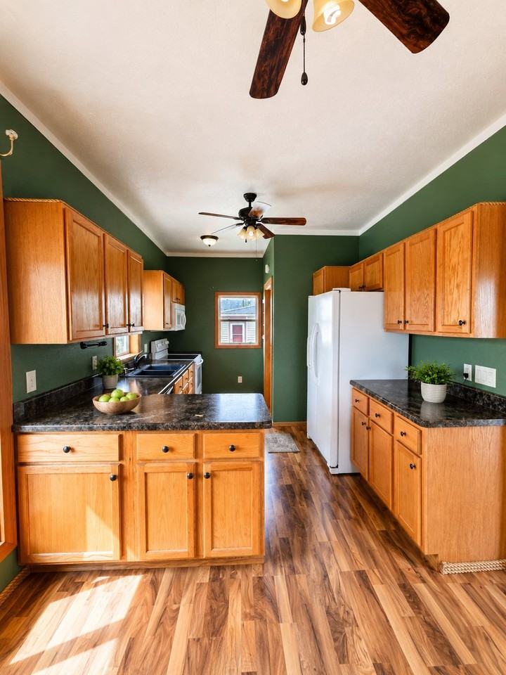 610 N Center St #610 - Photo 4 of 21