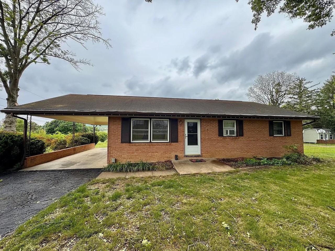 8861 Pats Ln