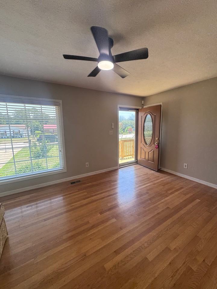 7363 Hyannis Dr - Photo 5 of 25