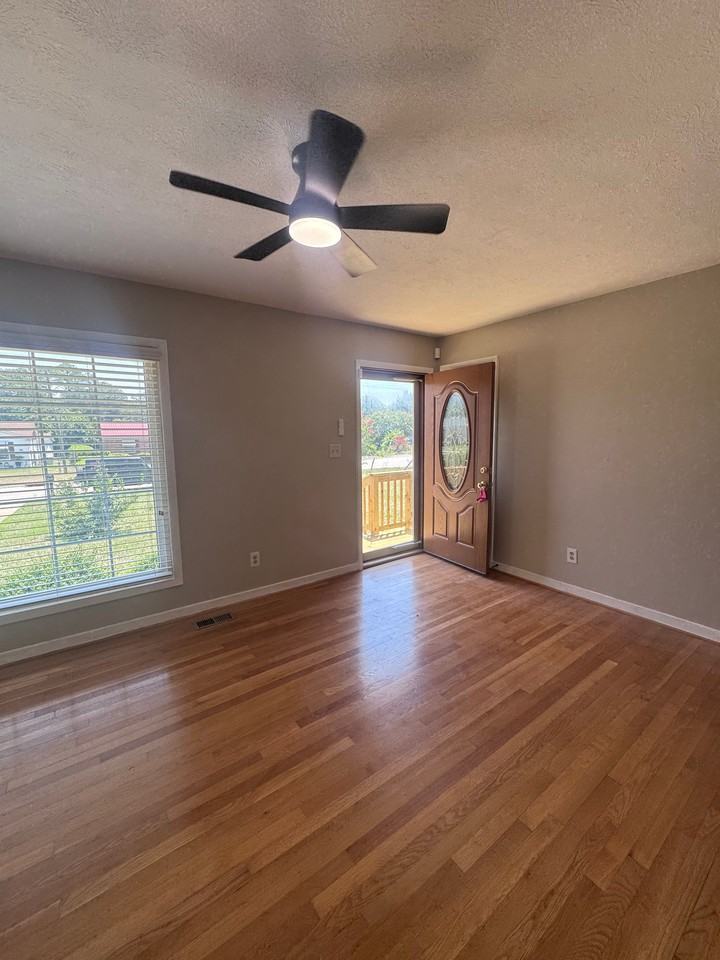 7363 Hyannis Dr - Photo 6 of 25