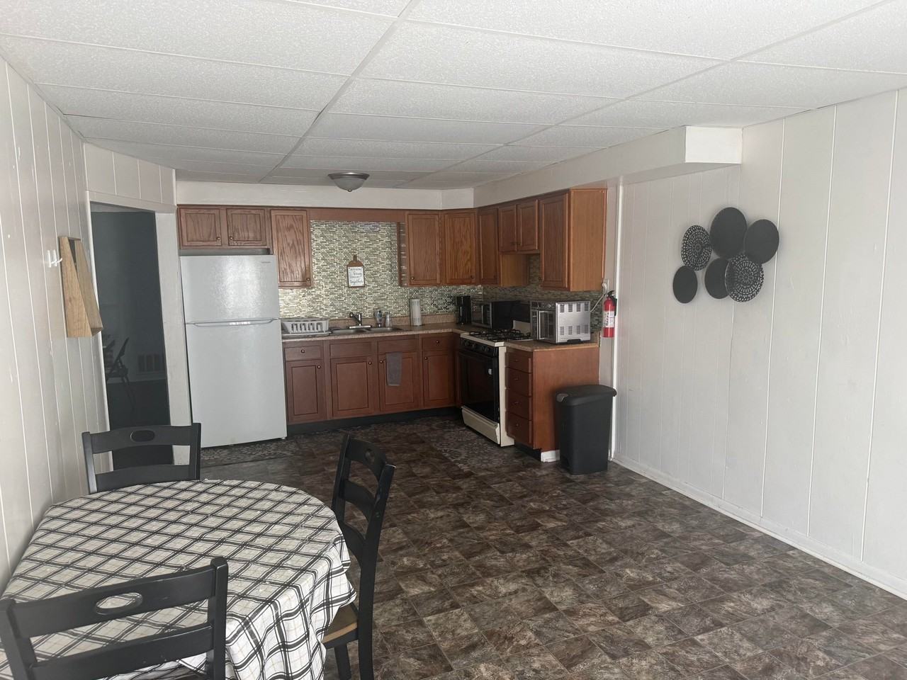 1057 N Ohio St - Photo 4 of 8