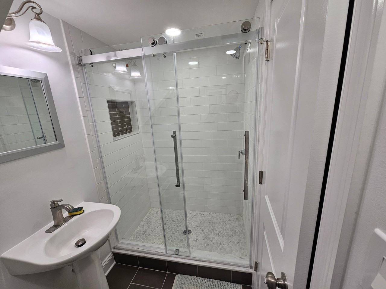 2402 Parkers Ln - Photo 4 of 10