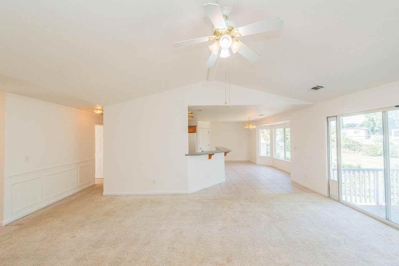 188 Woodcliff Dr - Photo 5 of 47