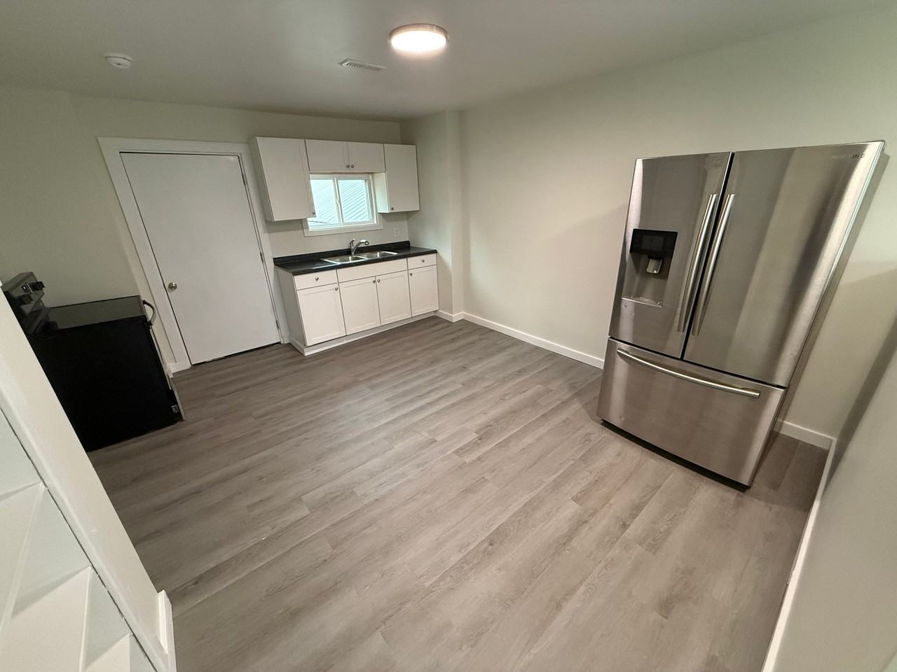 40 Maple Ln #4 - Photo 4 of 16