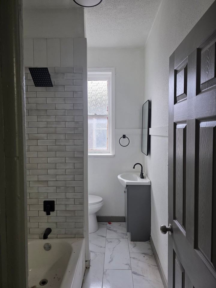 3711 Minnesota Ave - Photo 5 of 8