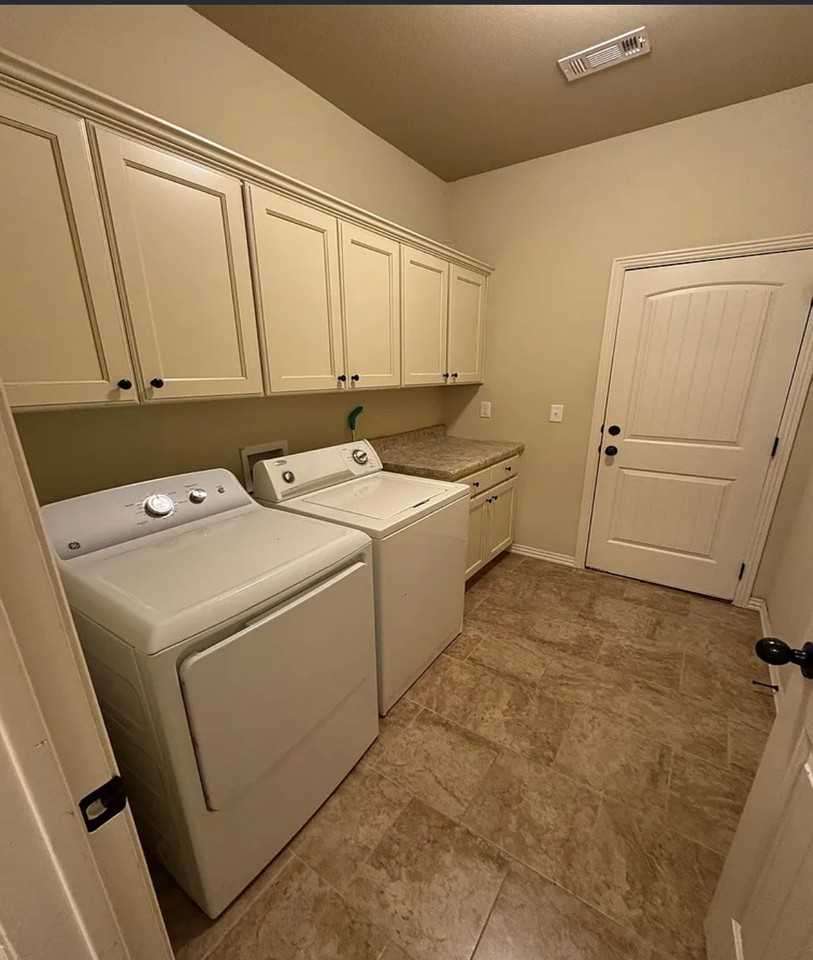 4157 W Bradstreet Ln - Photo 5 of 16