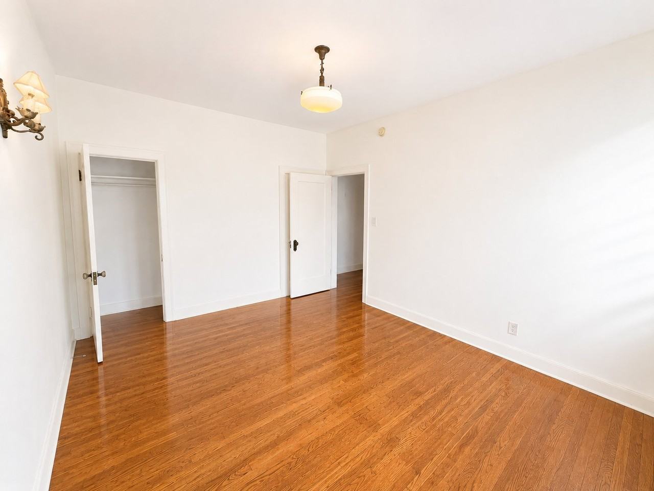 1935 N Vermont Ave #4 - Photo 7 of 17