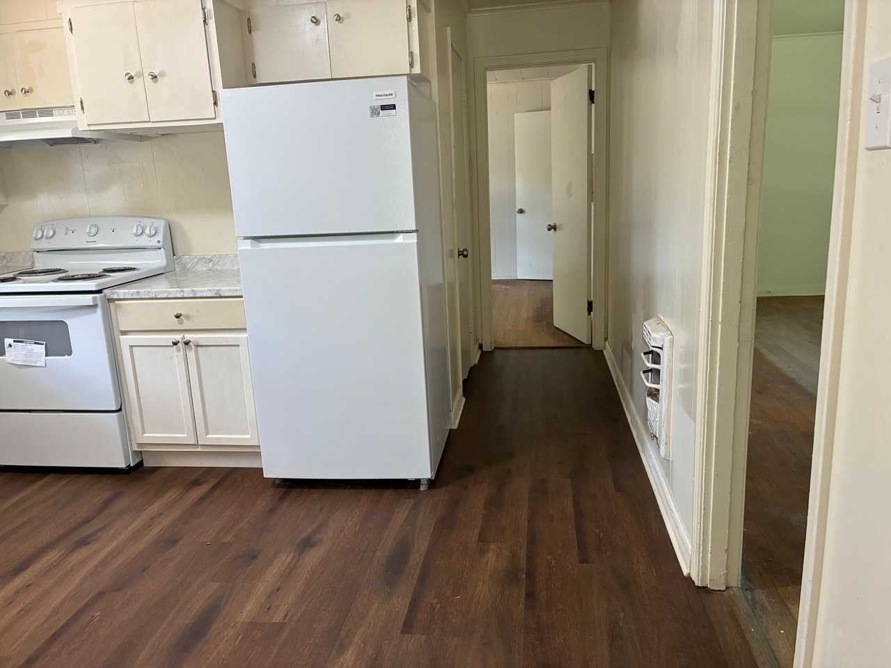 301 W College Ave - Photo 3 of 12