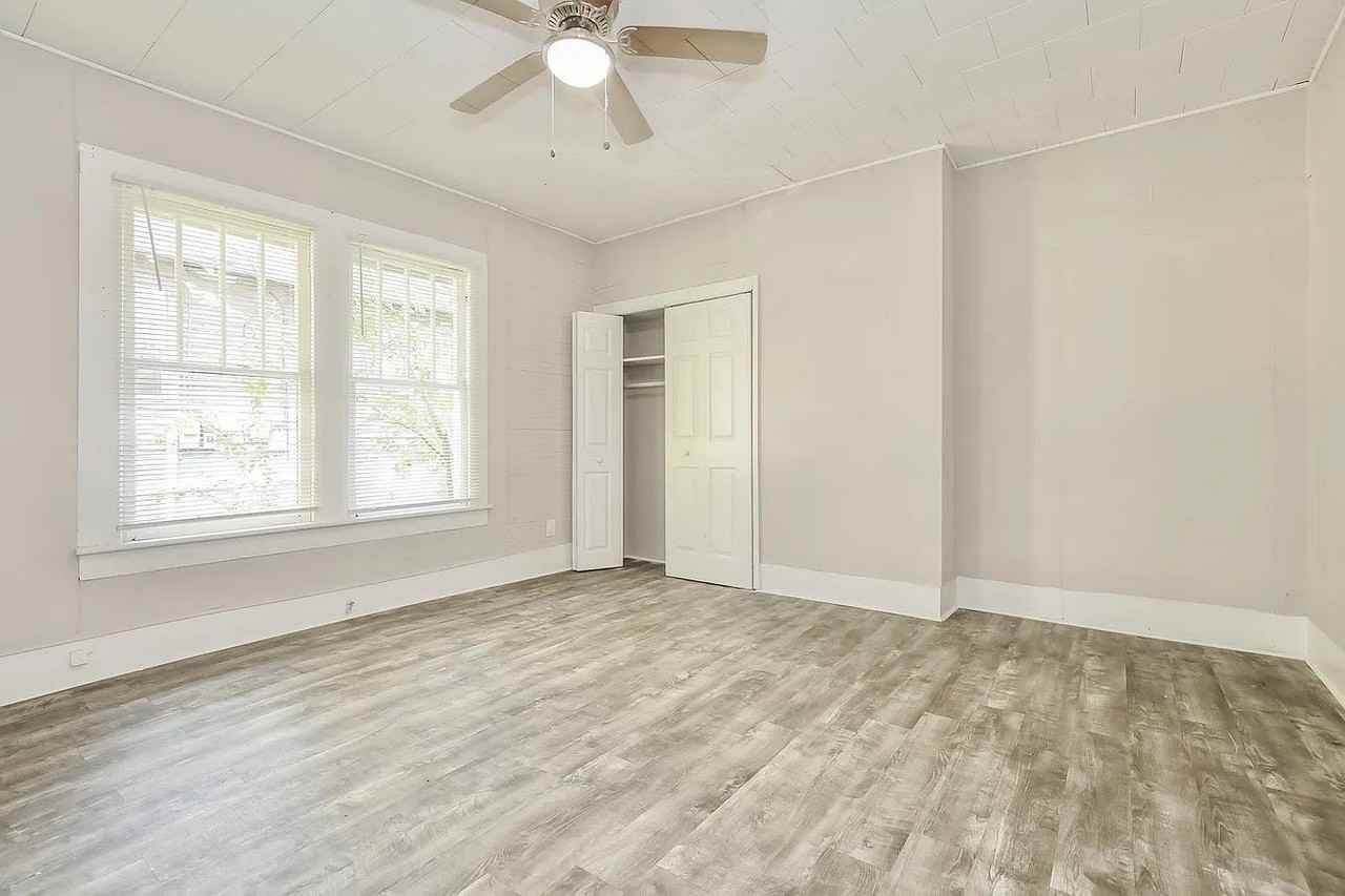 301 E Guilford St #1 - Photo 4 of 12