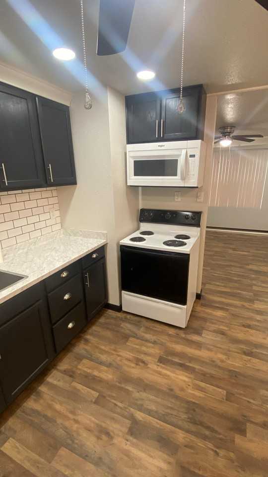 231 Sheridan Rd - Photo 2 of 13