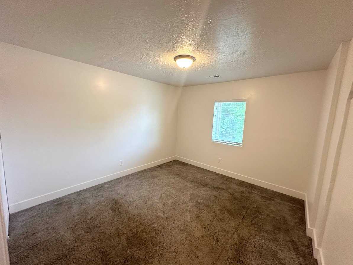 435 Sw #A - Photo 7 of 24