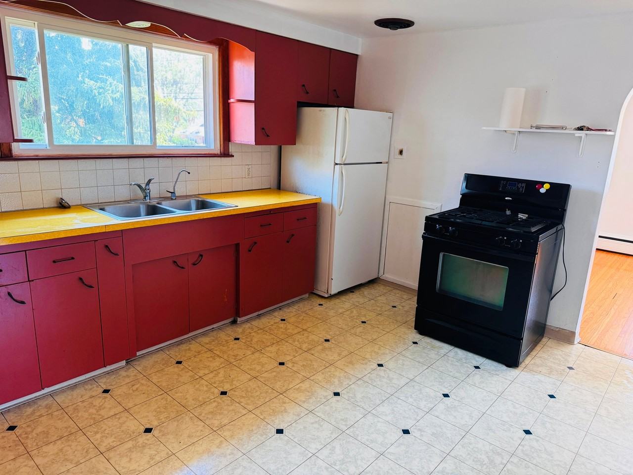 3374 Genesee St #2 - Photo 4 of 11