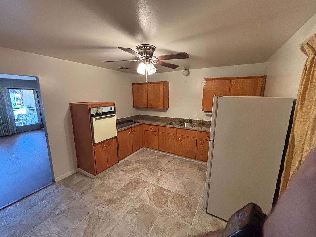 210 Benjamin Ave - Photo 3 of 9