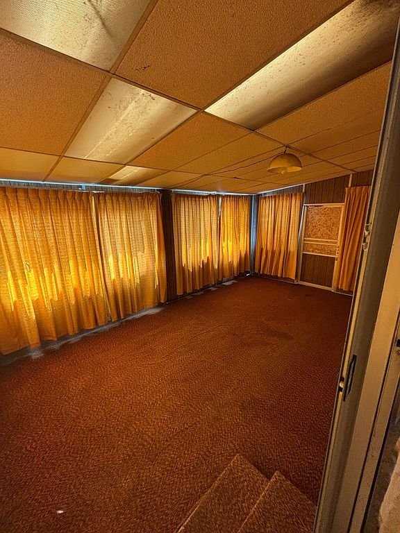 210 Benjamin Ave - Photo 5 of 9