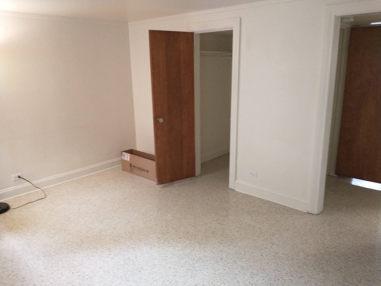 5260 W Foster Ave - Photo 5 of 12