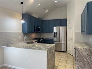 10523 N Newpark Dr - Photo 2 of 9