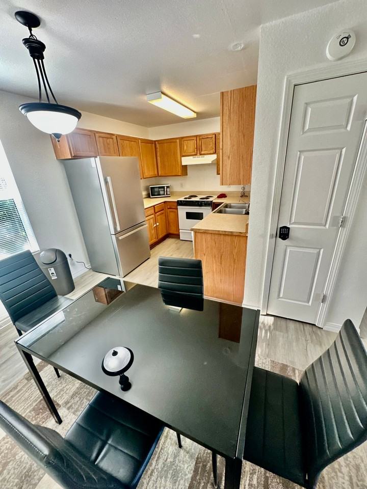 602 Twin Oaks - Photo 3 of 8