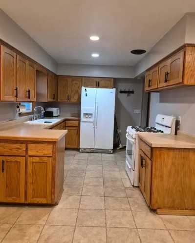 1018 Harmony Dr - Photo 3 of 7