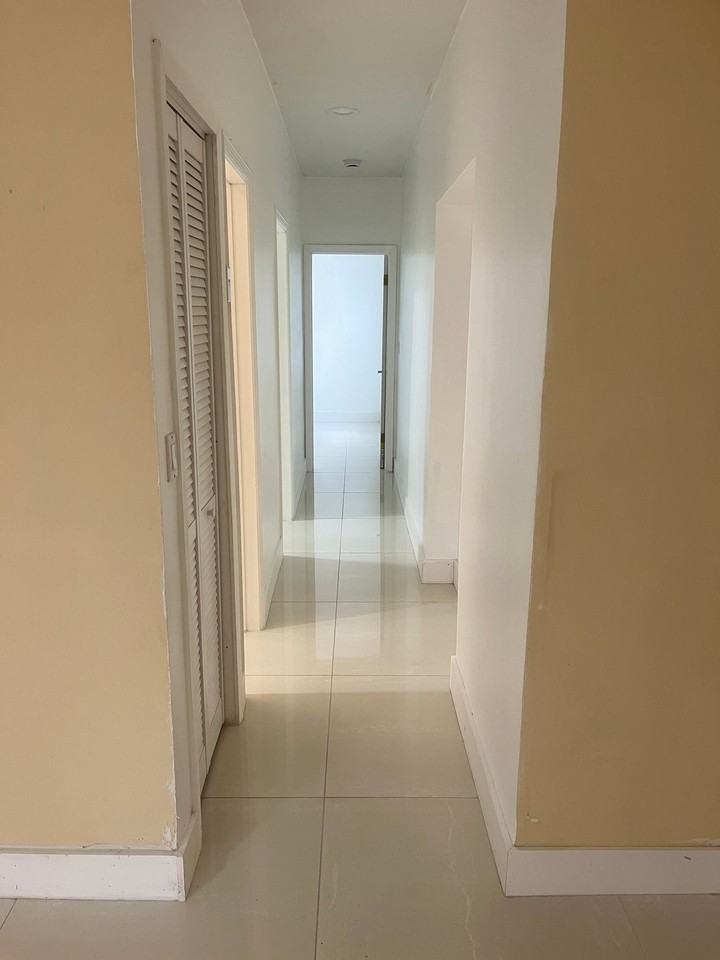 330 Northwest Dr - Photo 5 of 12